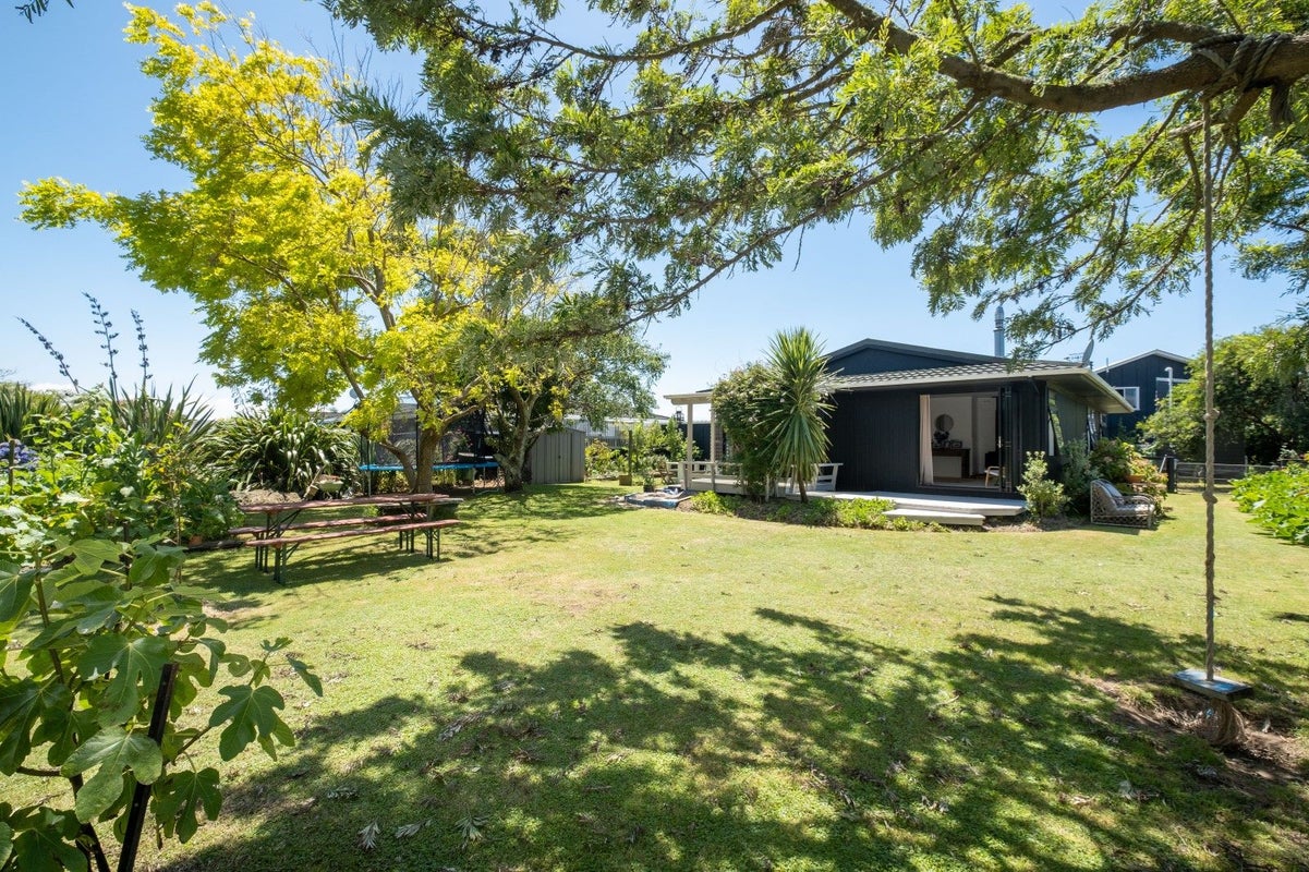 6/10 Clifton RD, Haumoana, Te Awanga - Carousel 2