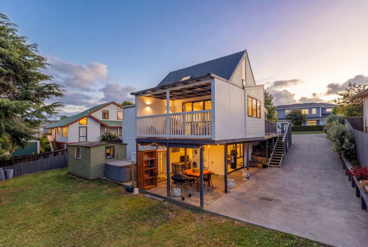 37 Amorino Drive, Red Beach, Whangaparaoa - Carousel 2