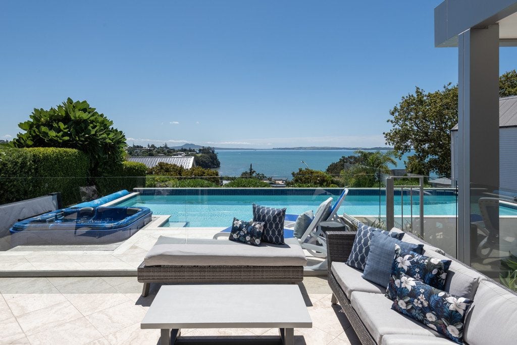 7 Island View Terrace, Cockle Bay, Auckland - Carousel 1