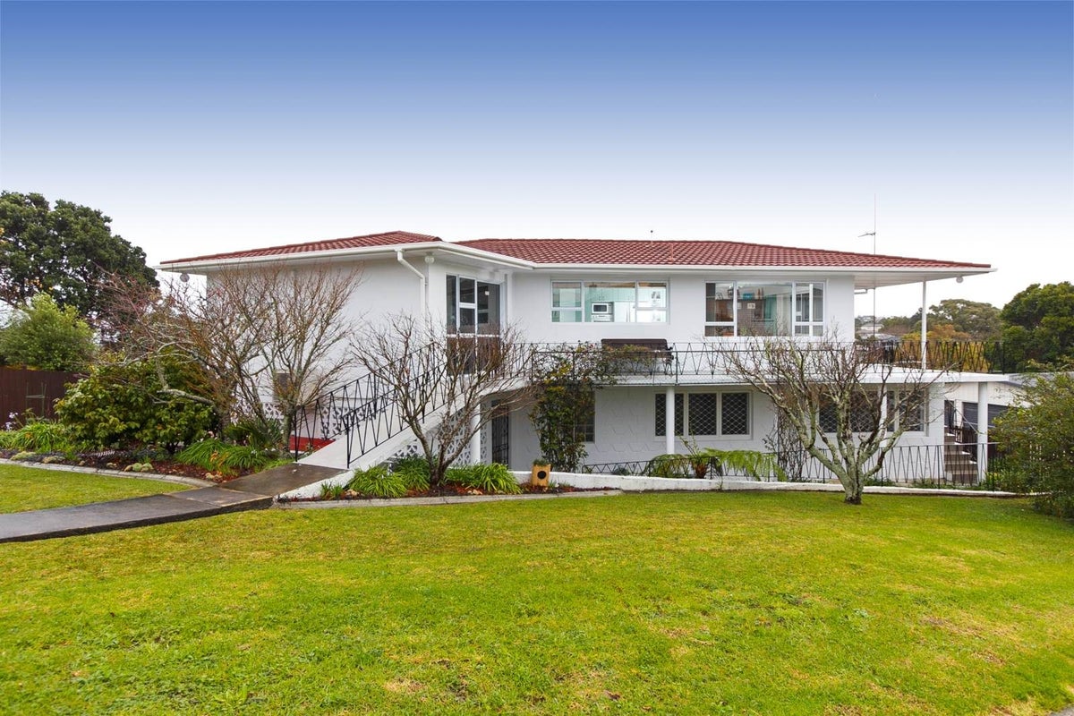 319 Hillsborough Road, Hillsborough, Auckland - Carousel 2