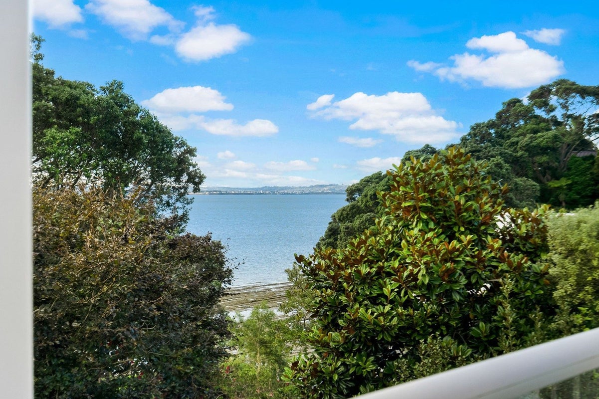 10 Harbour View Road, Point Chevalier, Auckland - Carousel 18