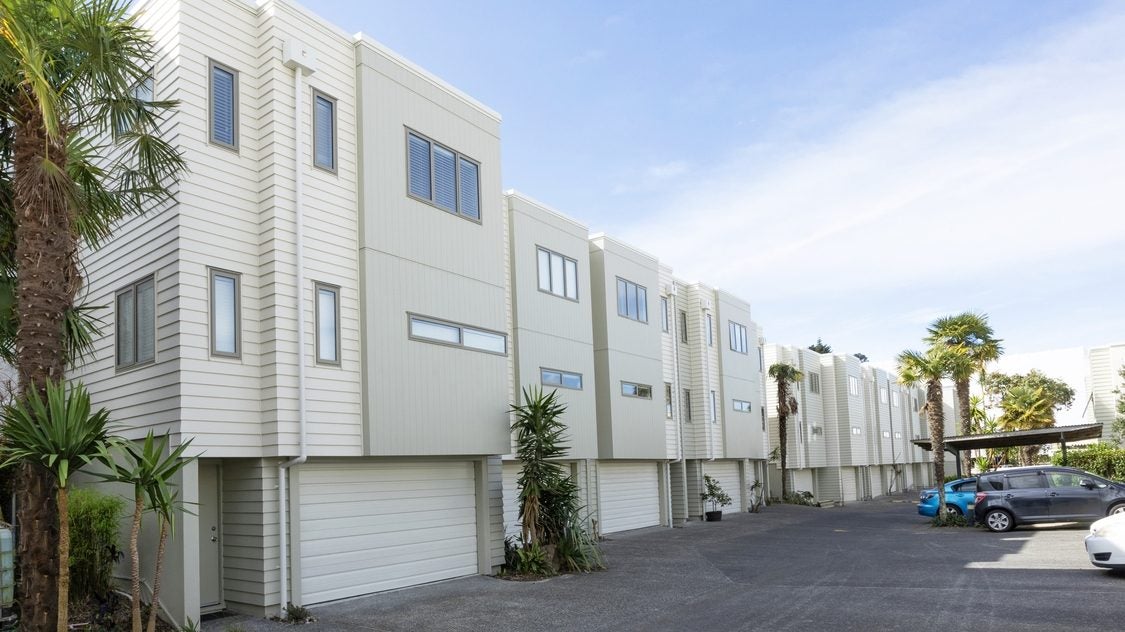 45/21 Hunters Park Drive, Three Kings, Auckland - Carousel 1