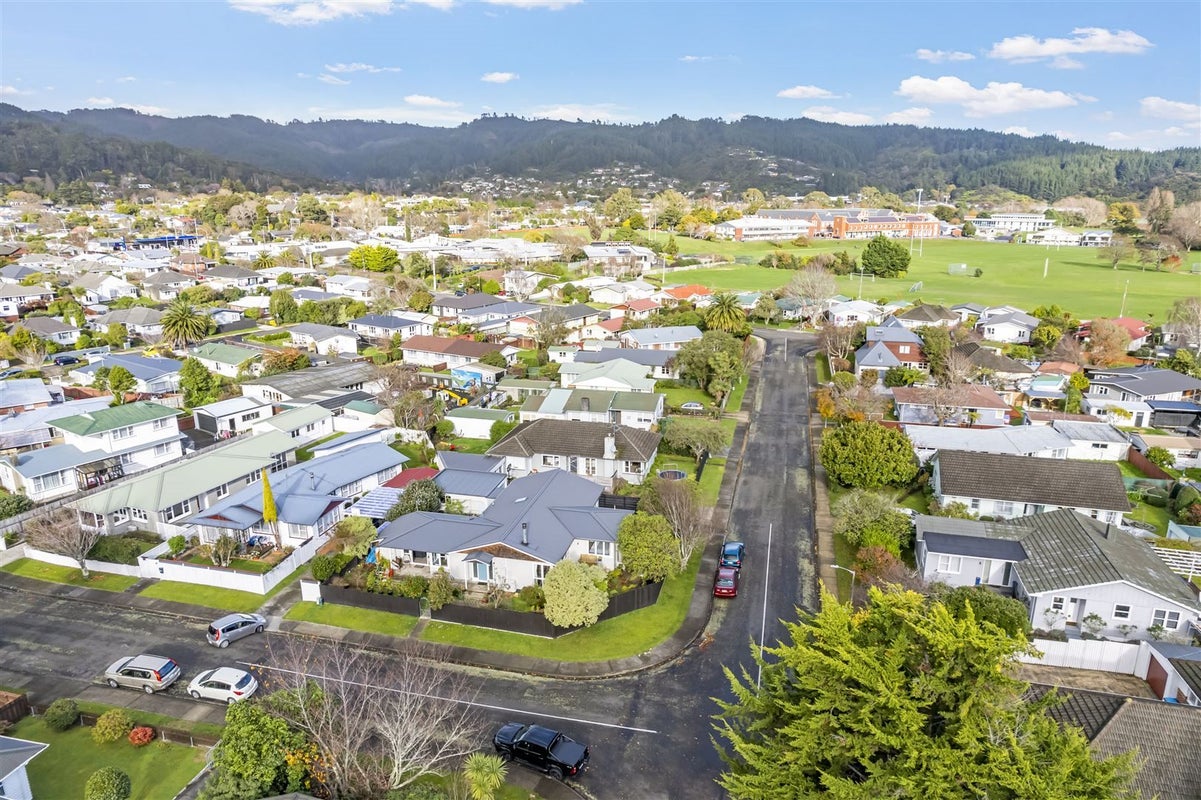 12 Matuku Street, Heretaunga, Upper Hutt - Carousel 2