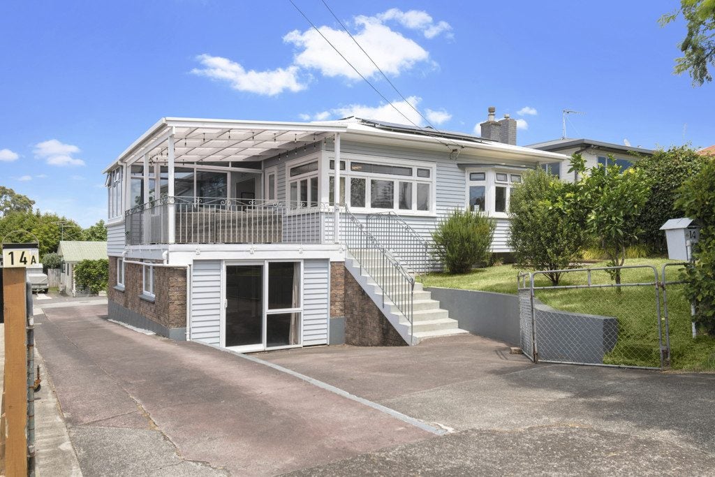 14 Hastie Avenue, Mangere Bridge, Auckland - Carousel 1