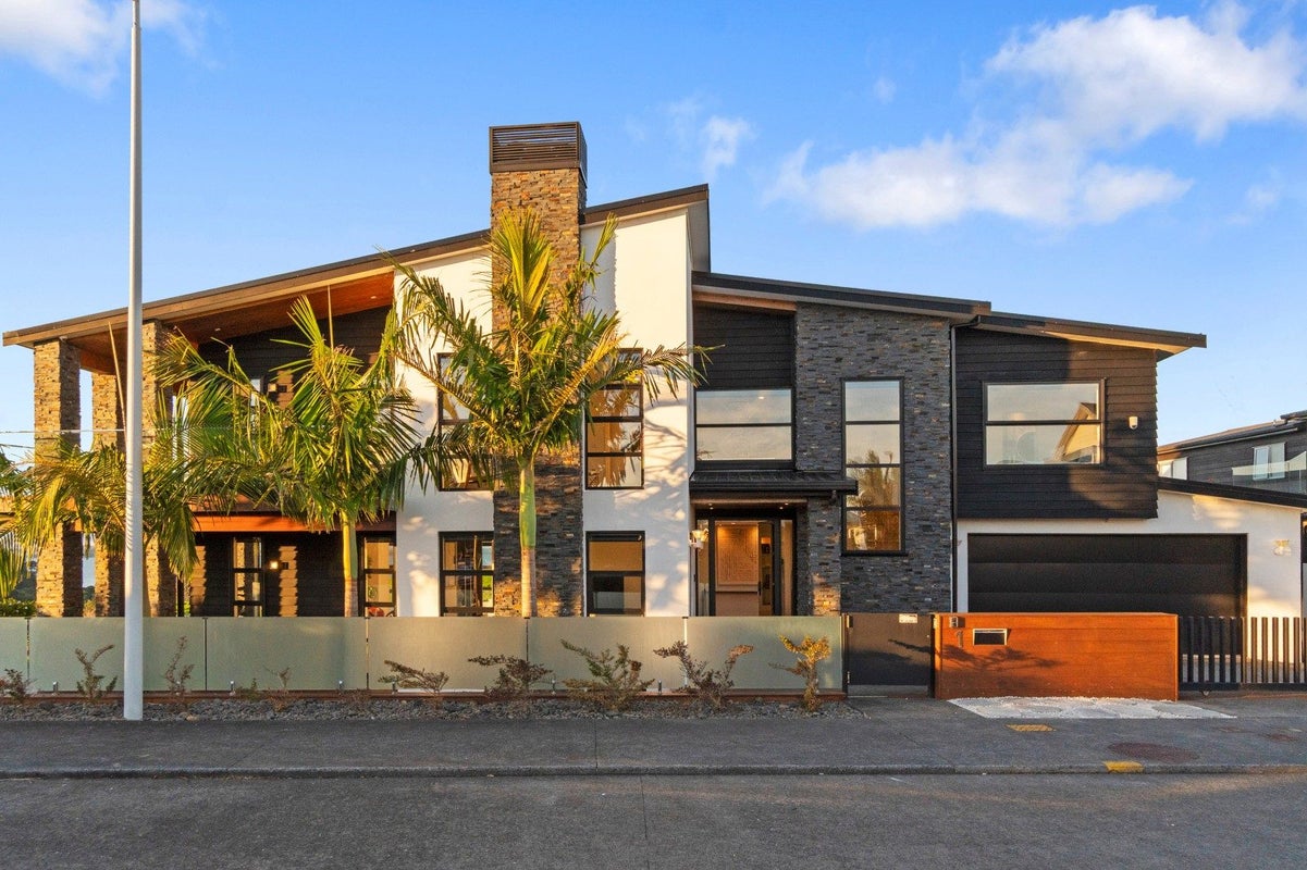 1 Bounty Road, Long Bay, Auckland - Carousel 2