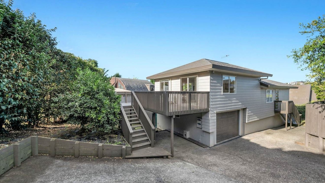 30A Colmar Road, Mellons Bay, Auckland - Carousel 1