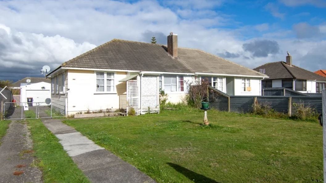 99 Clyde Crescent, Roslyn, Palmerston North - Carousel 1