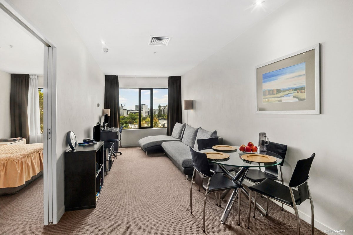 204/145 Symonds Street, Newton, Auckland - Carousel 2