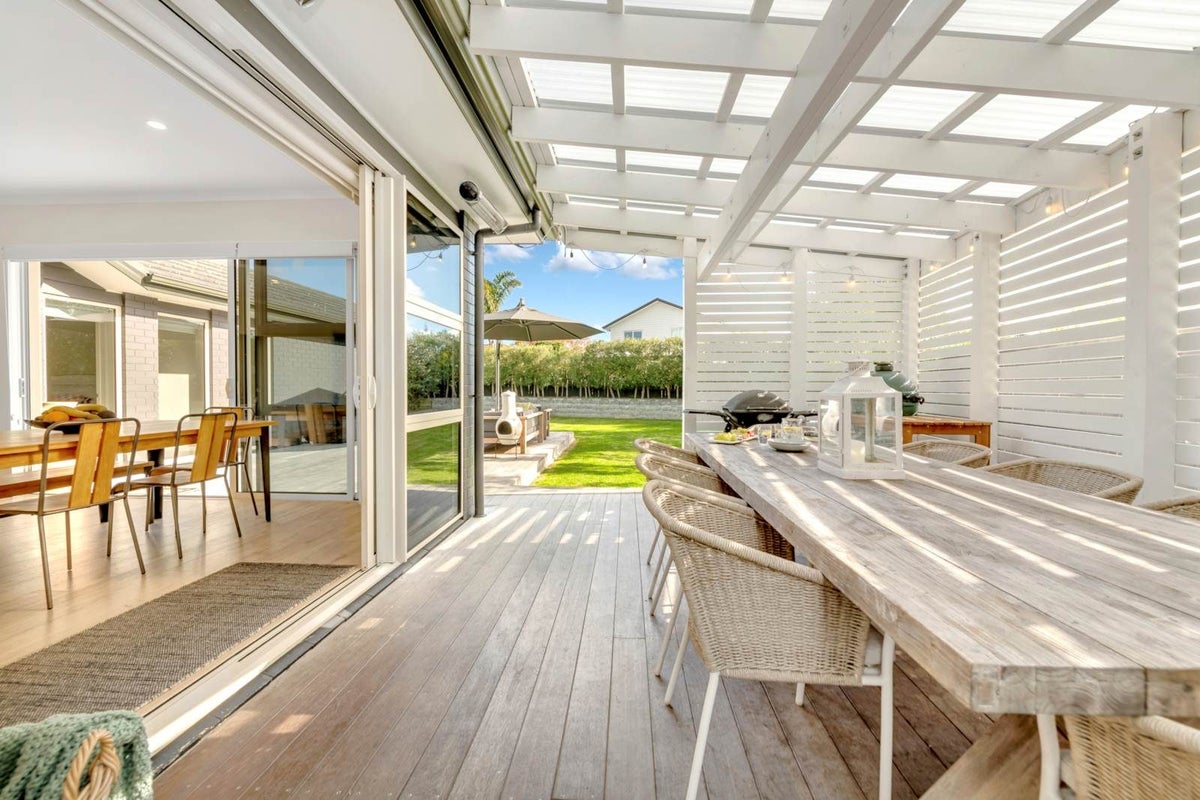 70 Liberty Crescent, Beachlands, Auckland - Carousel 1