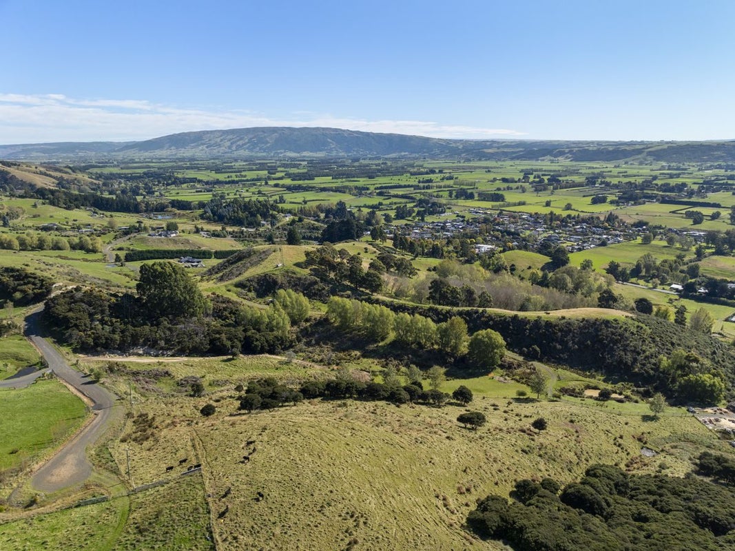 31 Main South Road, East Taieri, Mosgiel - Carousel 1