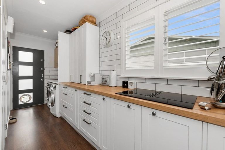 200 Sandwich Road, St Andrews, Hamilton - Carousel 2