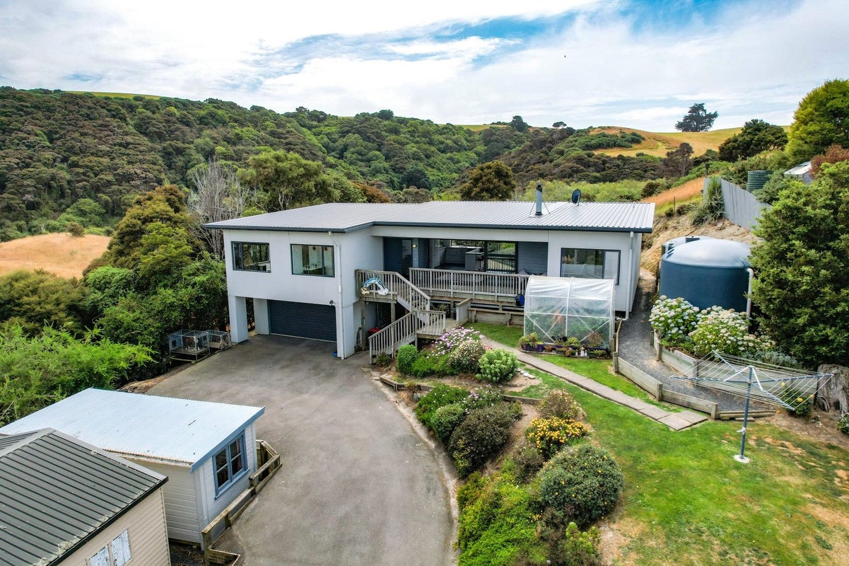1420 Taieri Mouth Road, Brighton - Carousel 1
