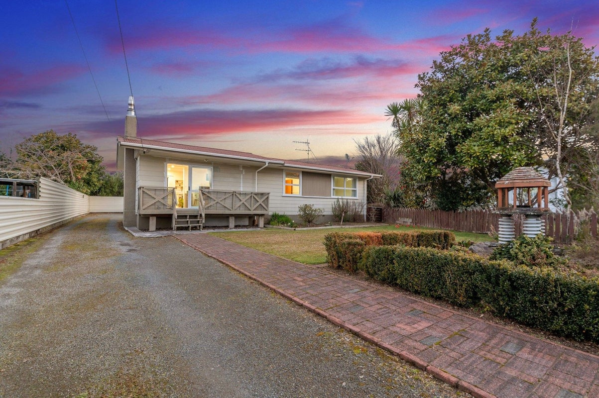 26 Fenruss Street, Fairy Springs, Rotorua - Carousel 2