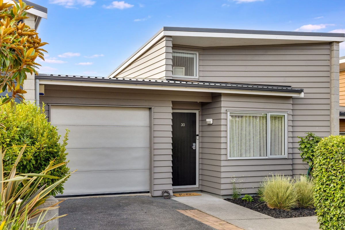 30 Station Street, Hobsonville, Auckland - Carousel 1