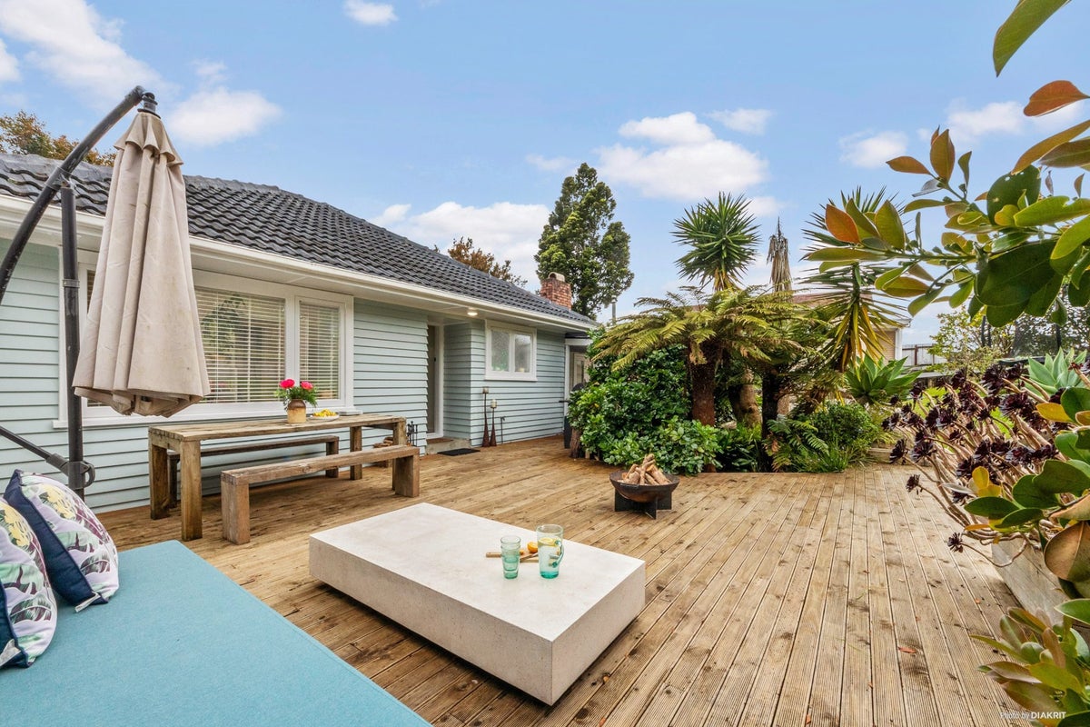 1/38 Clayburn Road, Glen Eden, Auckland - Carousel 1