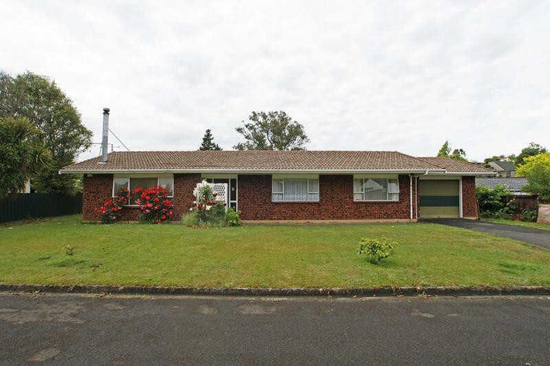 6 Colquhoun Place, Dinsdale, Hamilton - Carousel 13