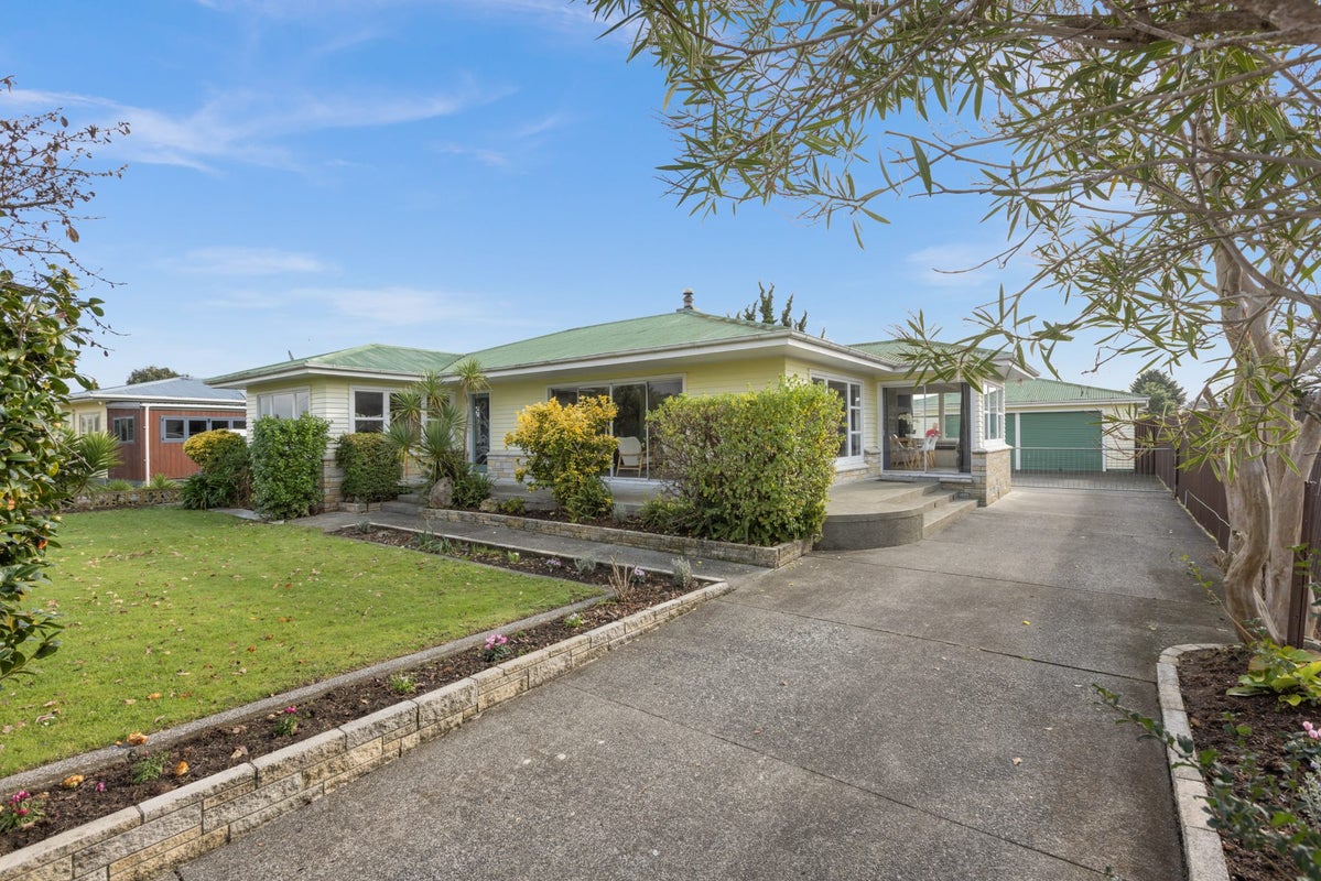 50 Clarence Cox Crescent, Pirimai, Napier - Carousel 1