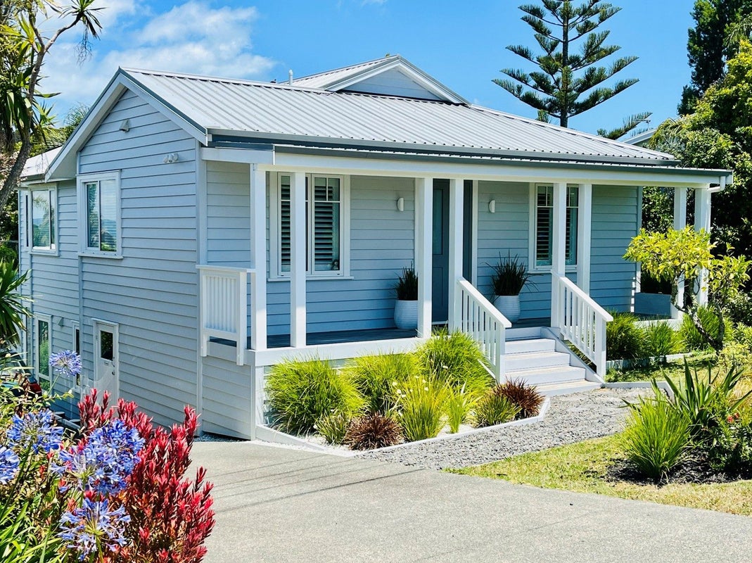 34 Mako Street, Oneroa, Waiheke Island - Carousel 1