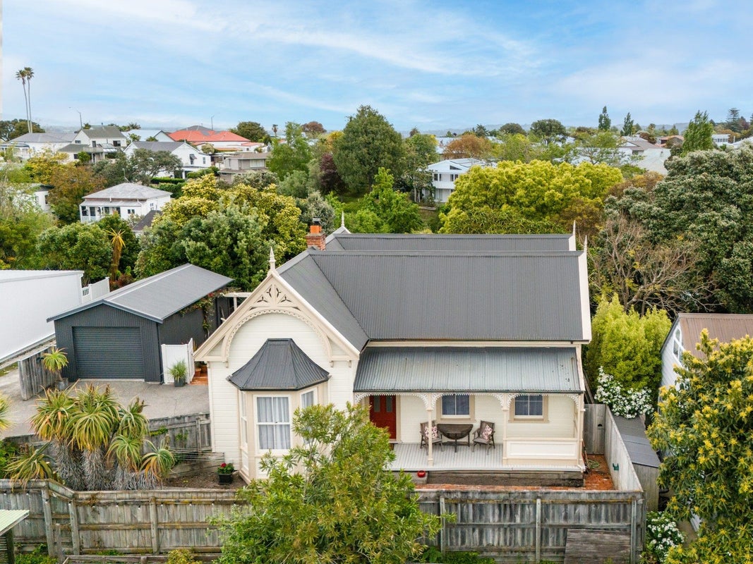 4 Terrace Lane, Hospital Hill, Napier - Carousel 1