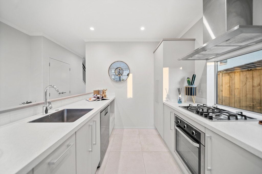 3 Matairangi Avenue, Totara Heights, Auckland - Carousel 2