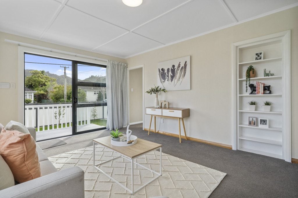 108 Strand Crescent, Naenae, Lower Hutt - Carousel 2