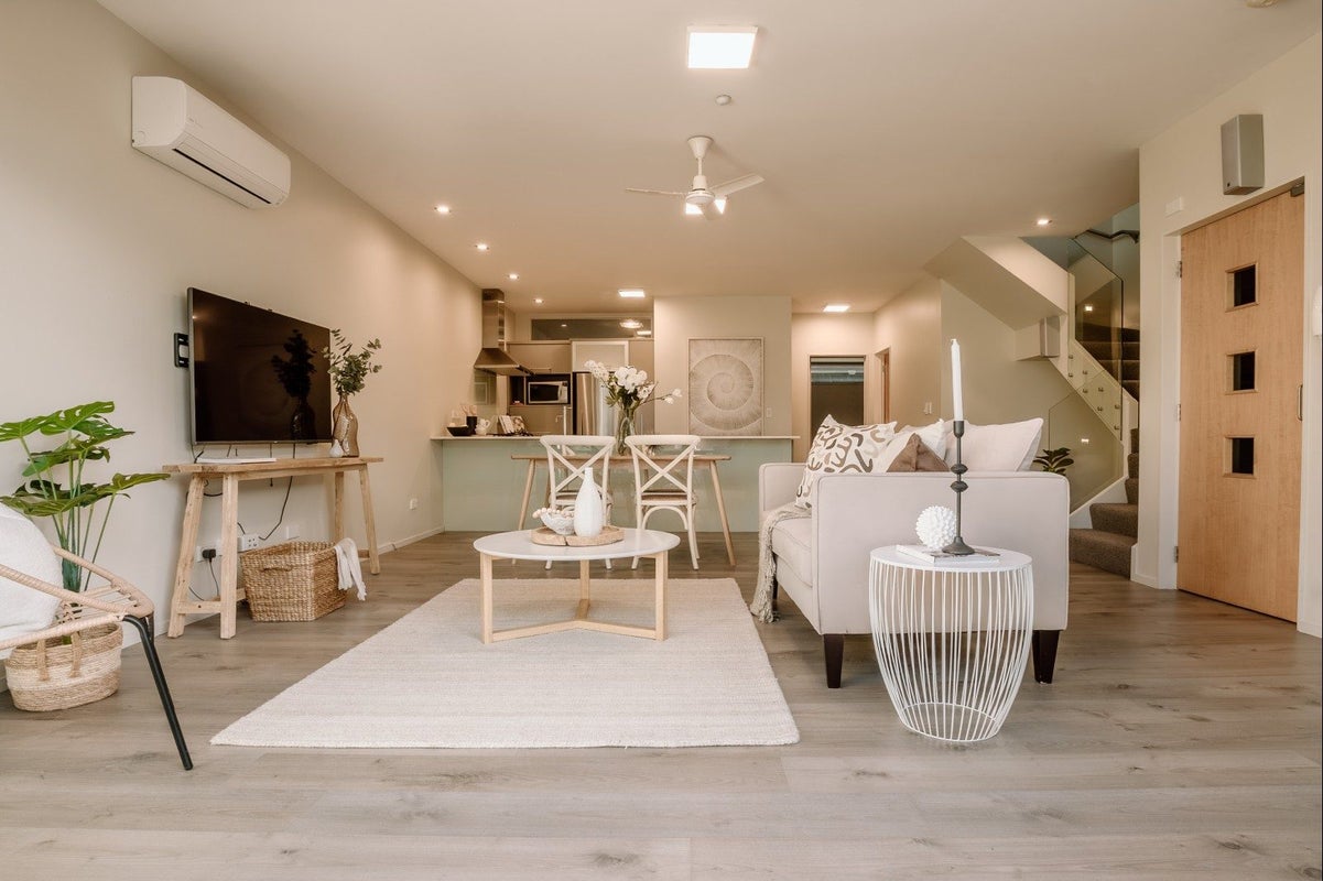 2/35 Victoria Road, Mount Maunganui, Mount Maunganui - Carousel 1