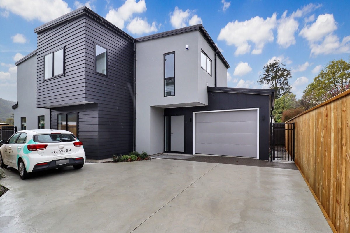 20D Brentwood Street, Trentham, Upper Hutt - Carousel 1