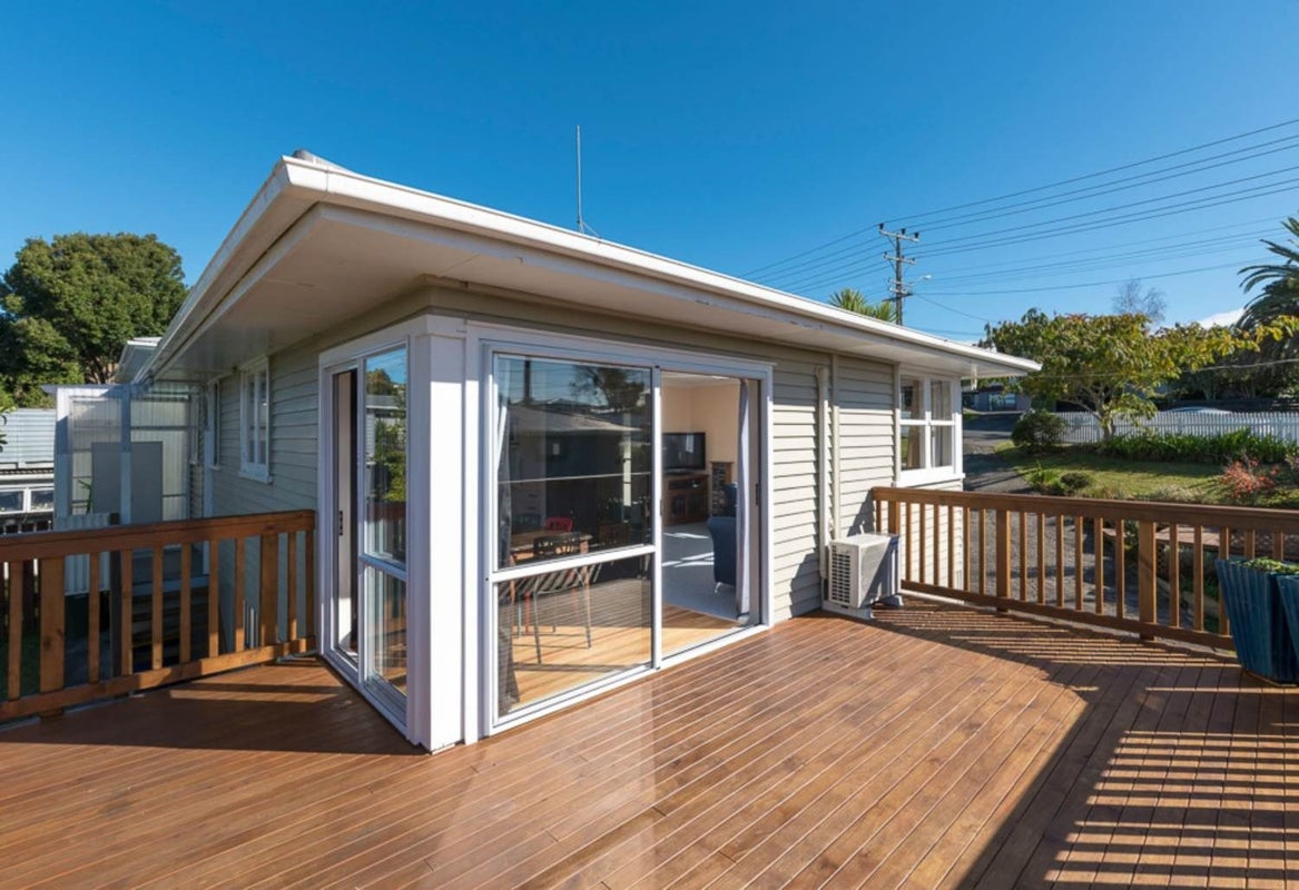 15 Kelwyn Road, Kelston, Auckland - Carousel 2