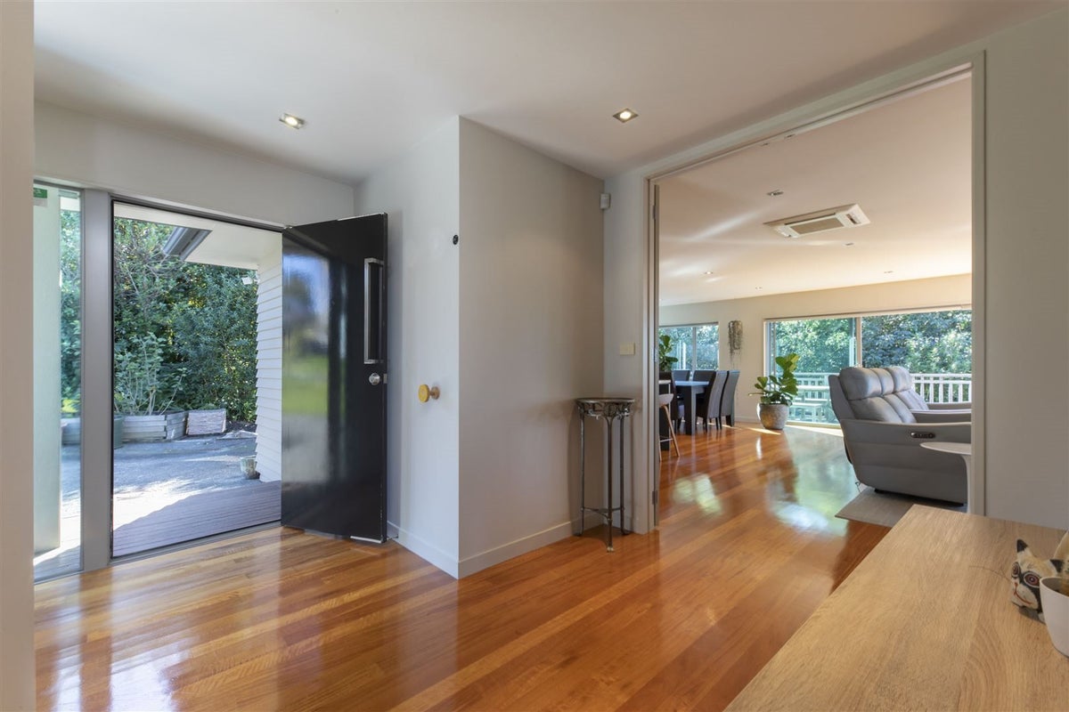 317A Glenfield Road, Glenfield, Auckland - Carousel 2