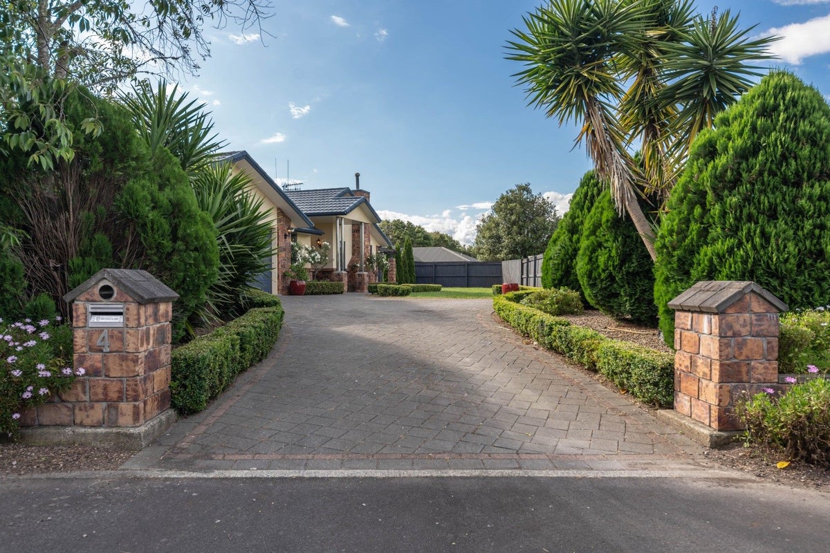 4 Kingsbury Court, Rototuna North, Hamilton - Carousel 24