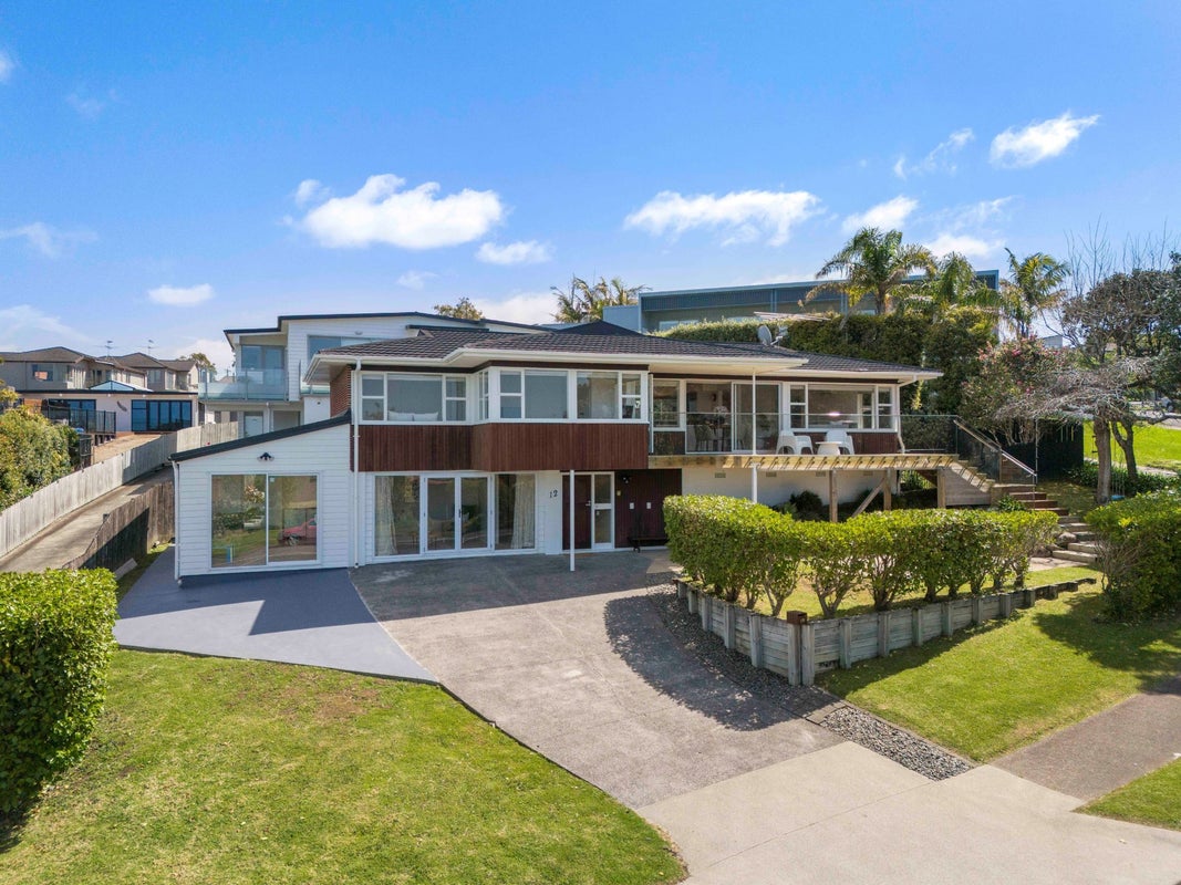 12 McCrystal Avenue, Bucklands Beach, Auckland - Carousel 1