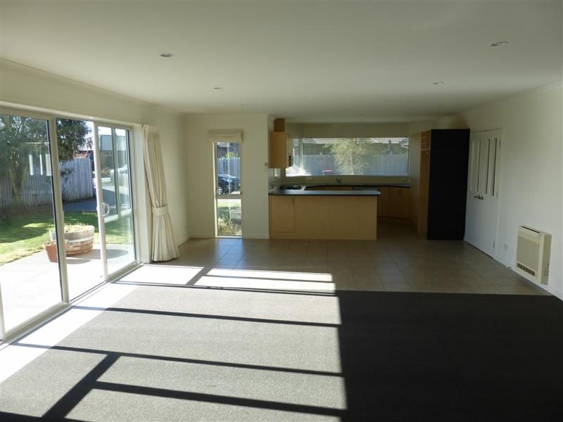 25 Mataroa Place, Parklands, Christchurch - Carousel 2