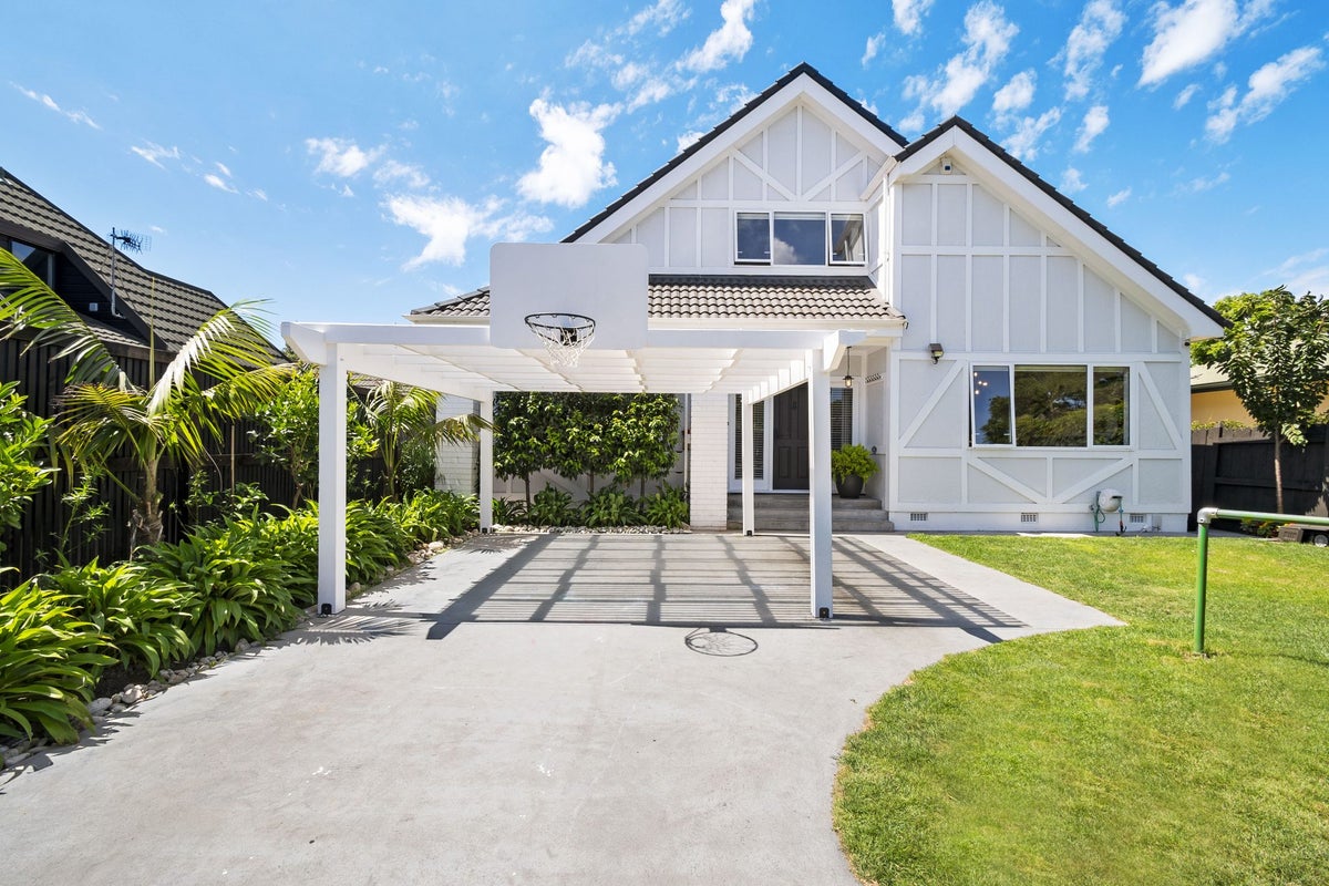17 Phoenix Avenue, Hokowhitu, Palmerston North - Carousel 1