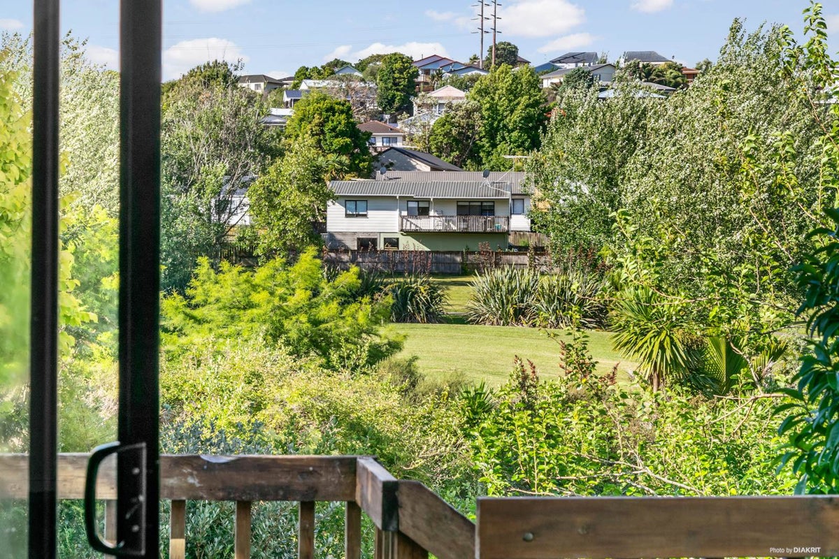 66B Trias Road, Totara Vale, Auckland - Carousel 1
