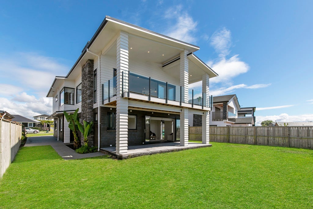 86 Intrepid Crescent, Beachlands, Auckland - Carousel 2