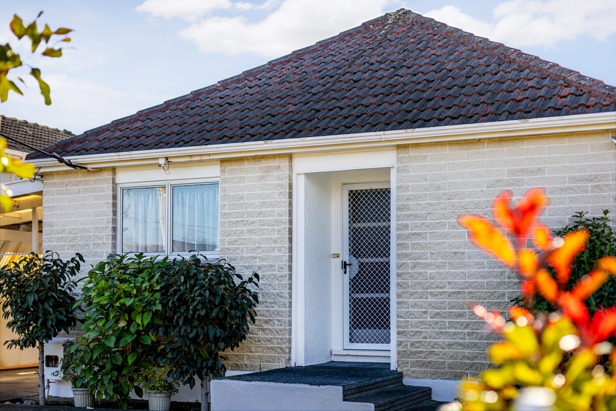 1/17 Oak Street, Ebdentown, Upper Hutt - Carousel 15
