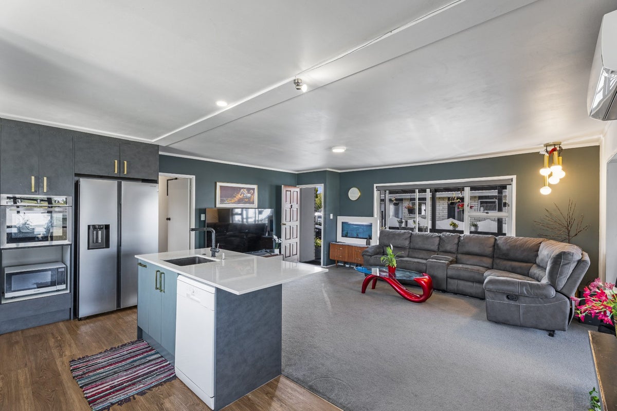 47 Rodney Street, Nawton, Hamilton - Carousel 1
