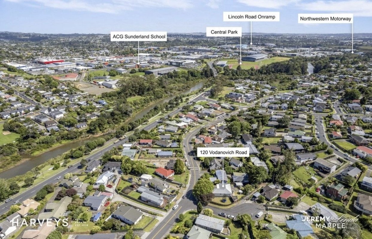 120 Vodanovich Road, Te Atatu South, Auckland - Carousel 32