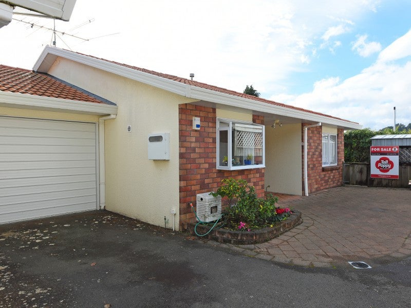 4/27 LANE ST, WALLACEVILLE, UPPER HUTT - Carousel 15