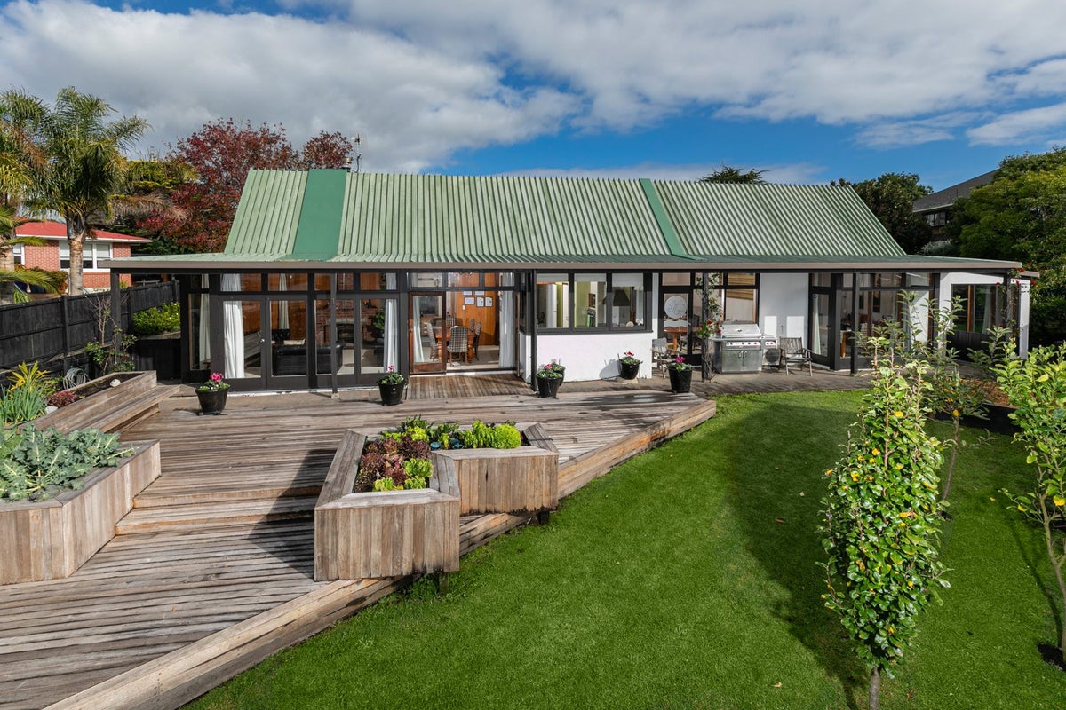 15 Fairlea Road, Te Atatu South, Auckland - Carousel 33