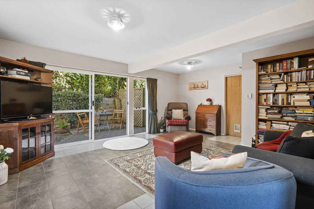 109 Main Road, Tawa, Wellington - Carousel 2