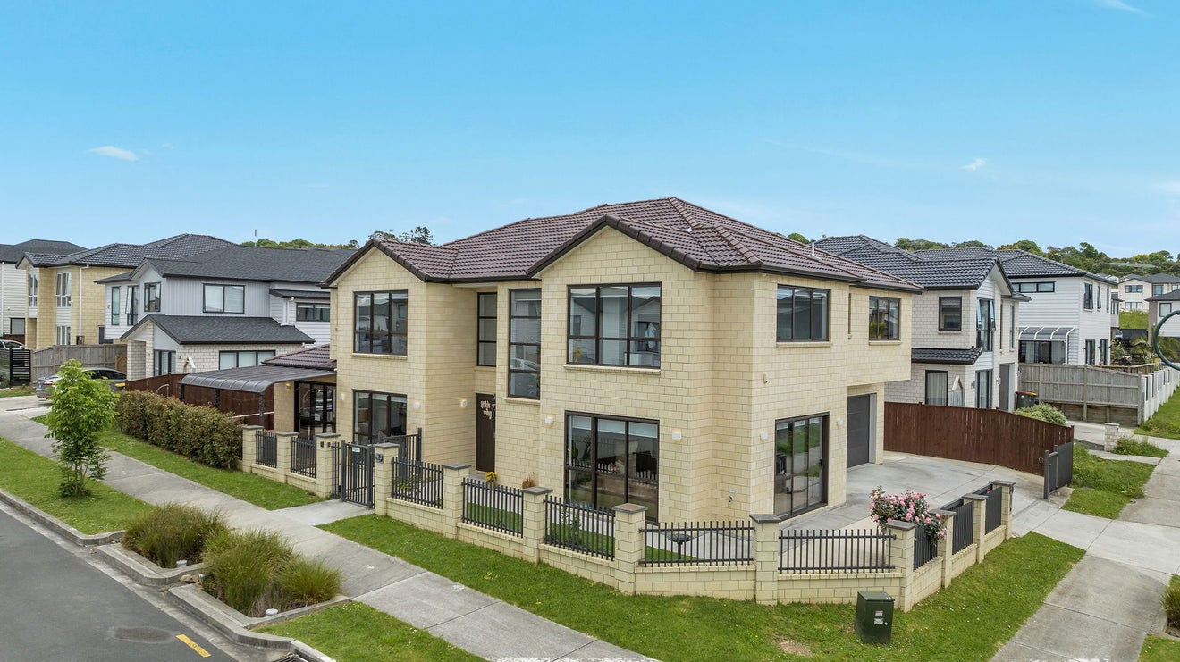 76 Drumbuoy Drive, Flat Bush, Auckland - Carousel 2