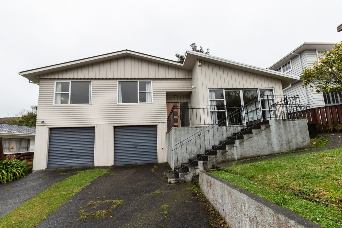 43 Thurleigh Grove, Karori, Wellington - Carousel 1