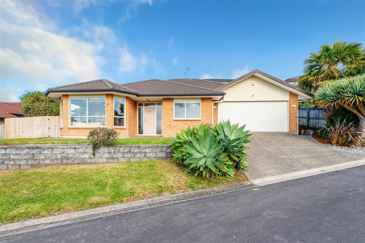9 Tetbury Place, Henderson, Auckland - Carousel 1