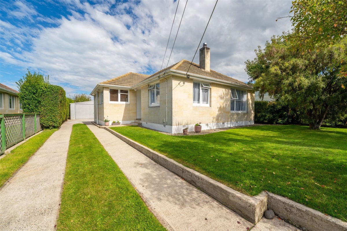 1 Dacre Street, Oamaru North, Oamaru - Carousel 1