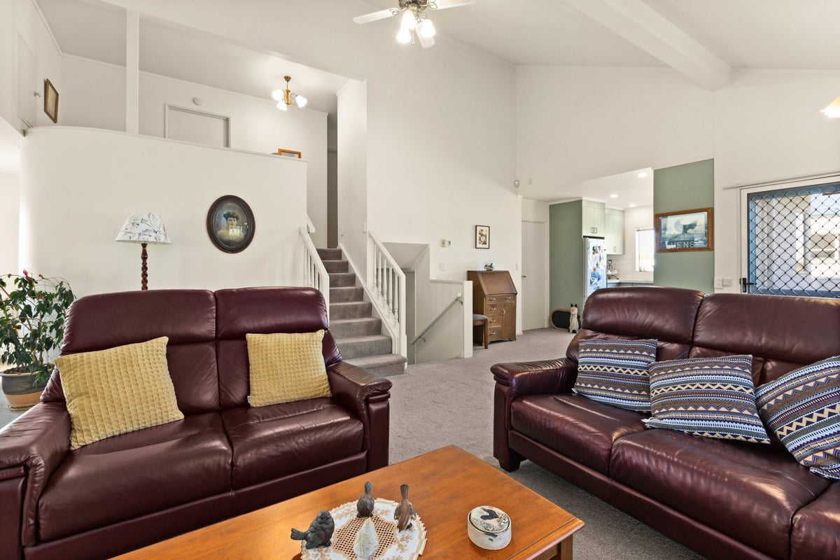 15/182 Charles Street, Westshore, Napier - Carousel 1