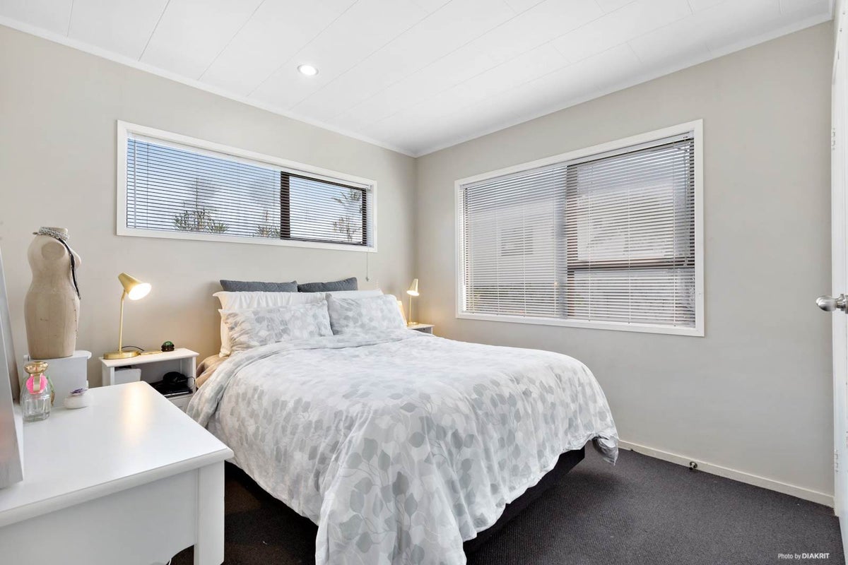 2/35 Russell Road, Manurewa, Auckland - Carousel 2