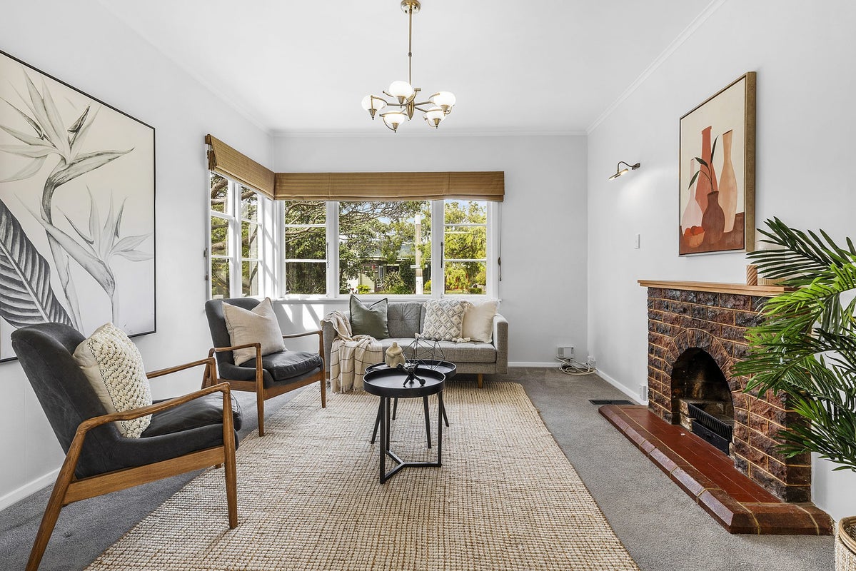 18 Hampton Hill Road, Tawa, Wellington, Wellington - Carousel 1