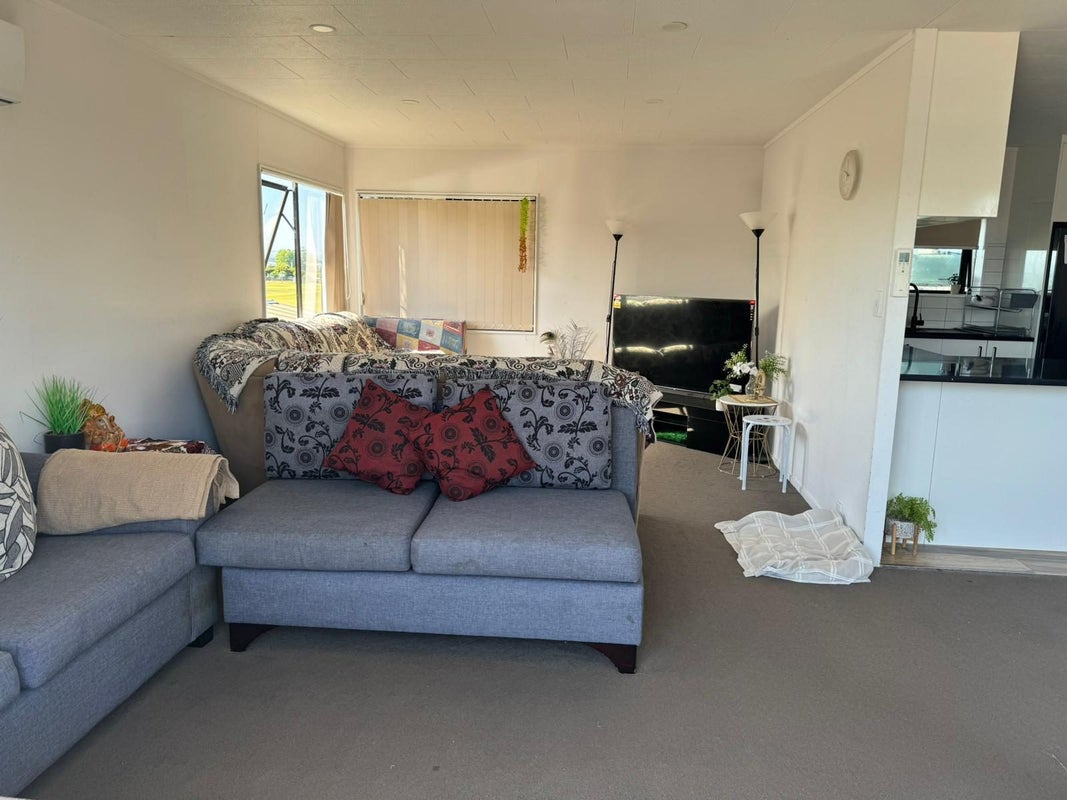 2/10 Charisma Place, Randwick Park, Auckland - Carousel 3