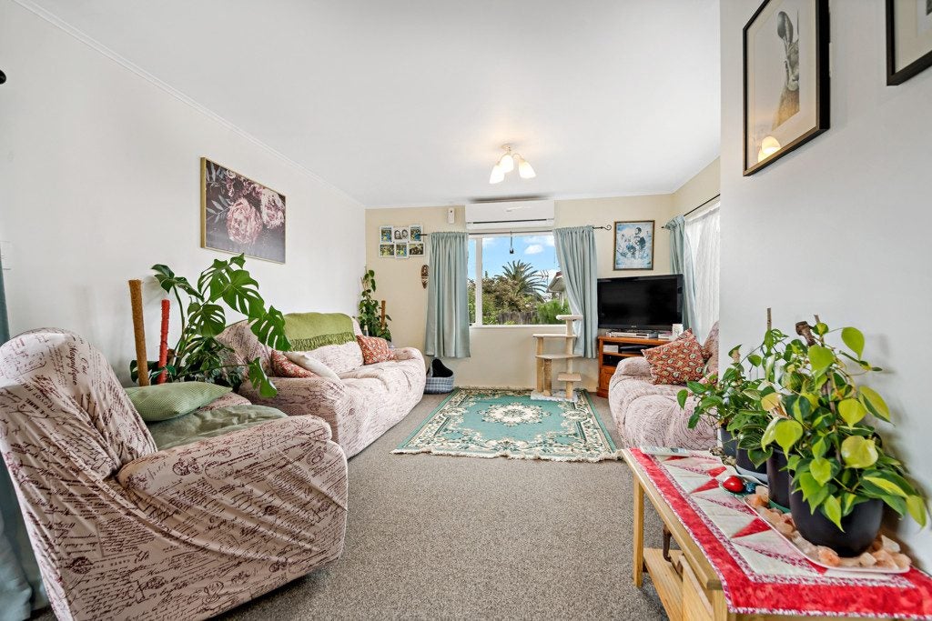 30A Royton Avenue, Mangere East, Auckland - Carousel 2